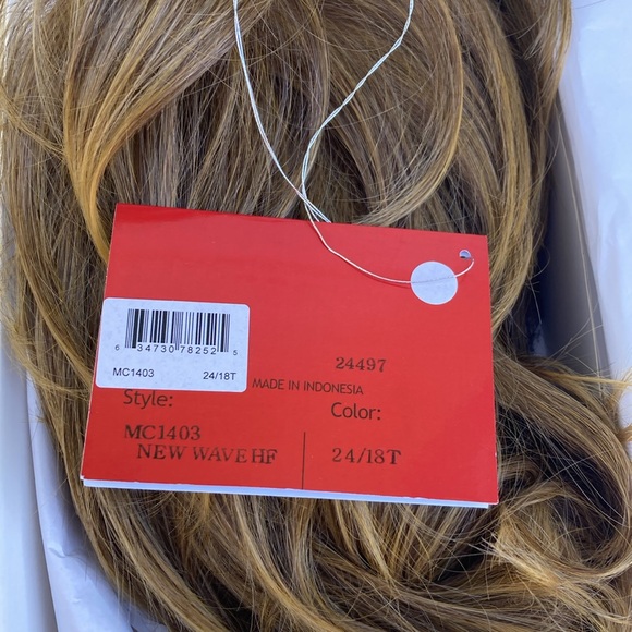 TressAllure New Wave : a mid-length layered shag bob with mono top in 24/18T - Picture 8 of 8